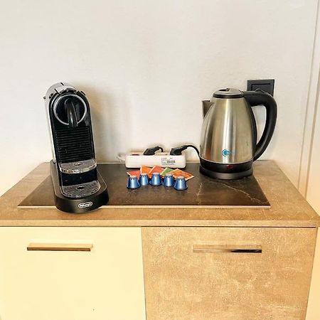 Apartment Naehe Flughafen Dus デュッセルドルフ エクステリア 写真